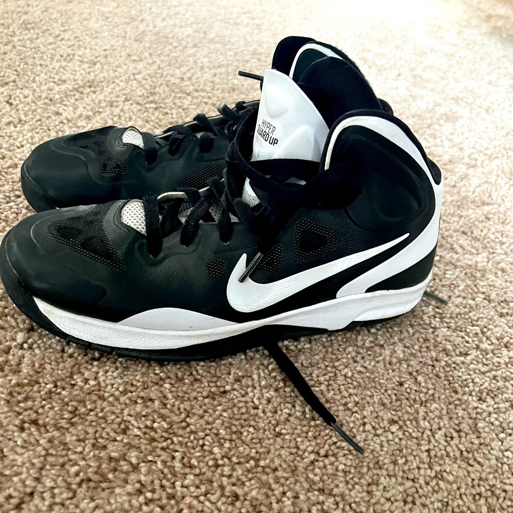 Youth Size 7 Nike Sneakers